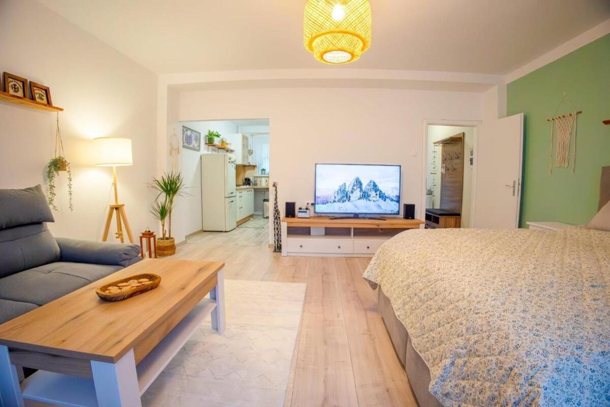 Cozy Little In Old Tw Apartmán